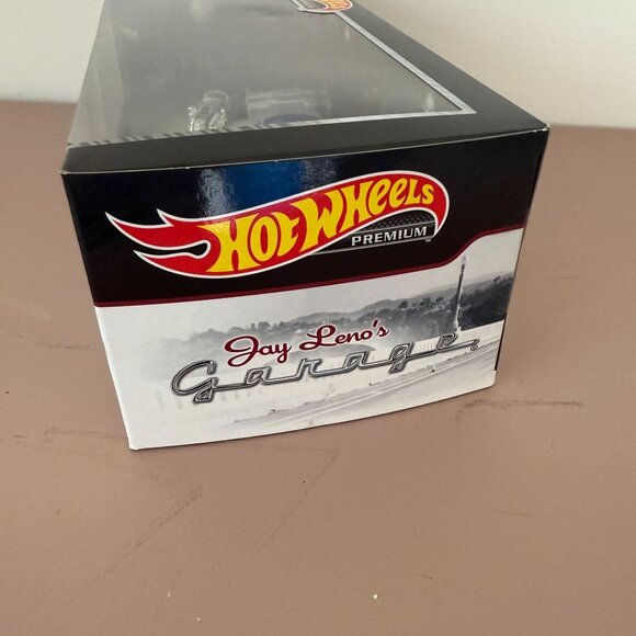 Hot Wheels Premium Jay Lenos Garage 4-Car Set Featuring 1955 Mercedes-Benz " - Picture 3 of 6
